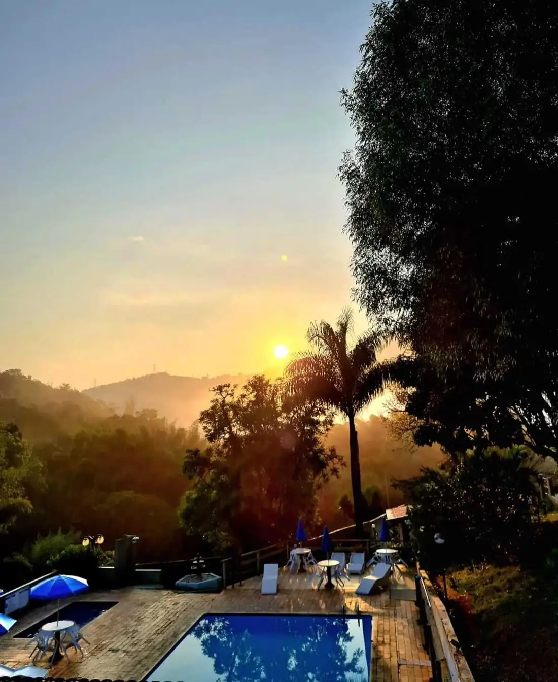 Pôr do sol visto da região de Serra Negra